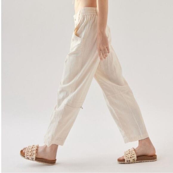 NWT NEW Urban Outfitters Myla Linen Cargo Pants - Picture 2 of 9